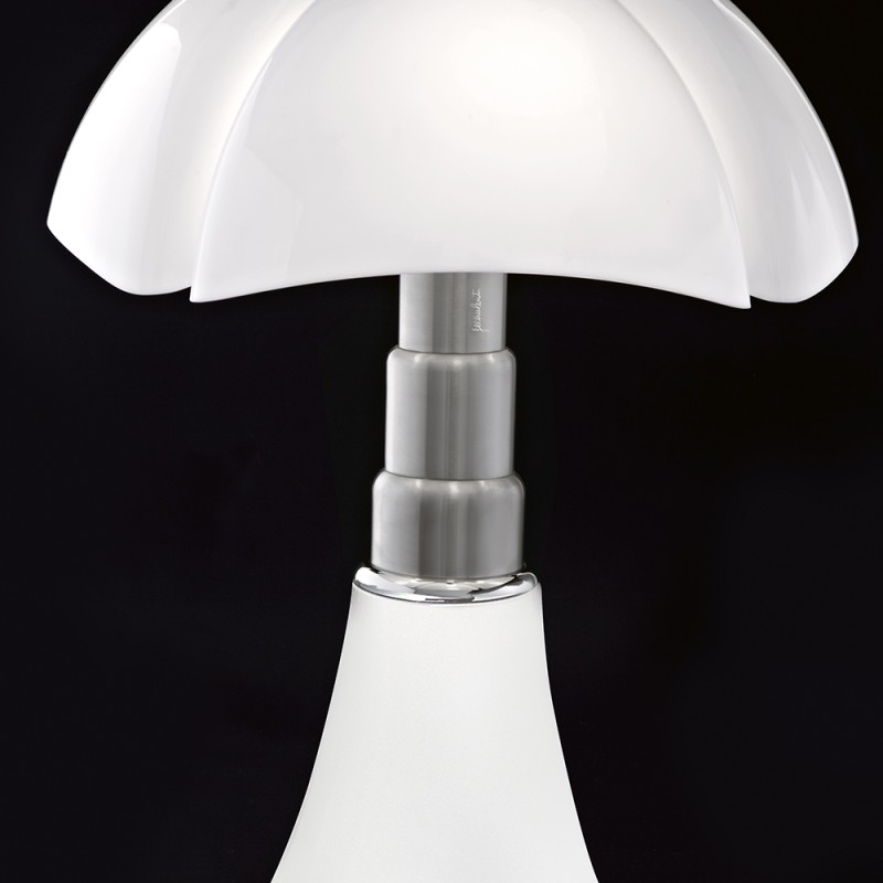 https://objectstorage.ap-seoul-1.oraclecloud.com/n/cnk6gaix2gpw/b/loqoqo-conv/o/martinelli-luce/pipistrello-led-table-lamp/78096.jpg