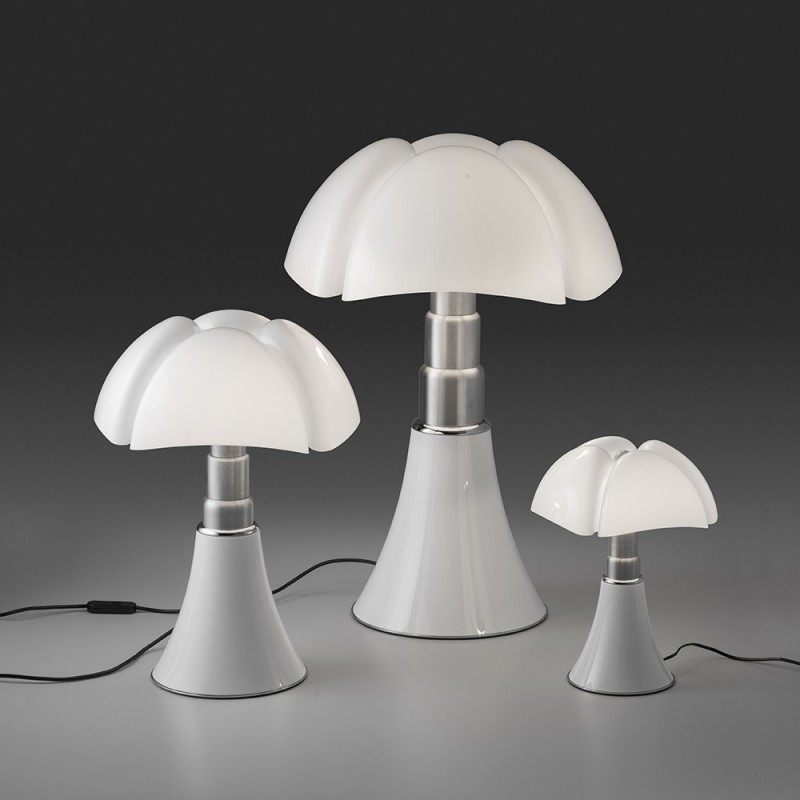 https://objectstorage.ap-seoul-1.oraclecloud.com/n/cnk6gaix2gpw/b/loqoqo-conv/o/martinelli-luce/pipistrello-med-led-table-lamp/78115.jpg