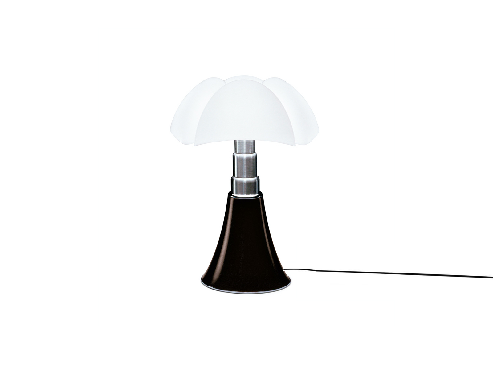 https://objectstorage.ap-seoul-1.oraclecloud.com/n/cnk6gaix2gpw/b/loqoqo-conv/o/martinelli-luce/pipistrello-medium-table-lamp/pipistrello_classic_testa_moro_1_2.jpg