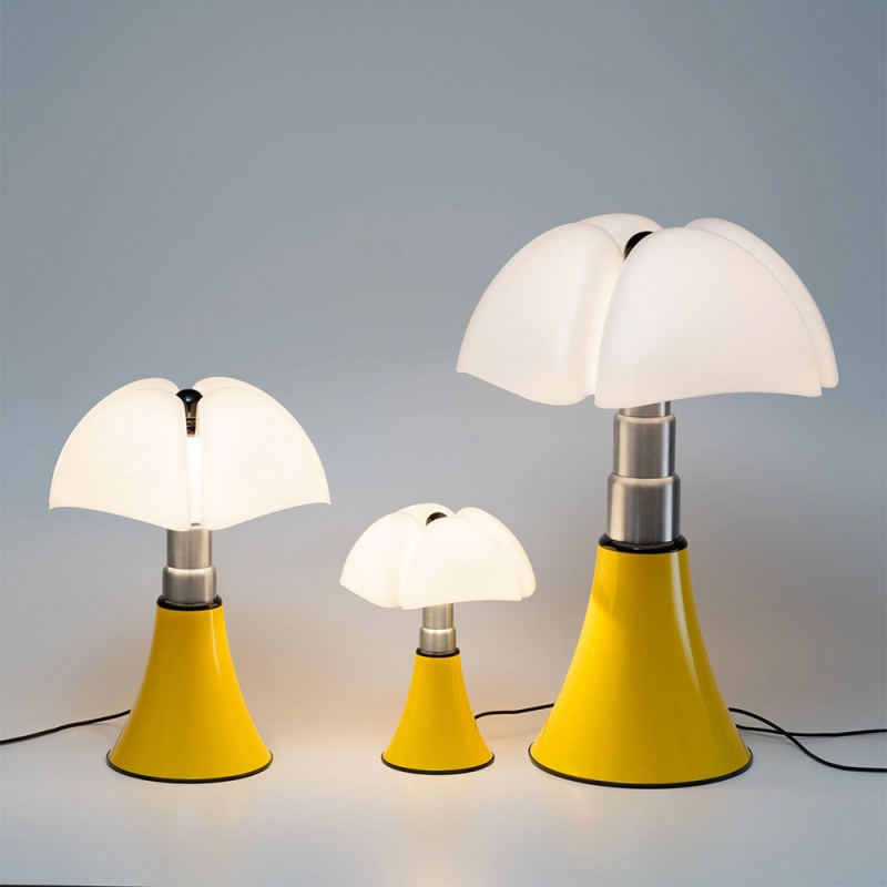 https://objectstorage.ap-seoul-1.oraclecloud.com/n/cnk6gaix2gpw/b/loqoqo-conv/o/martinelli-luce/pipistrello-pop-med-table-lamp/126996.jpg