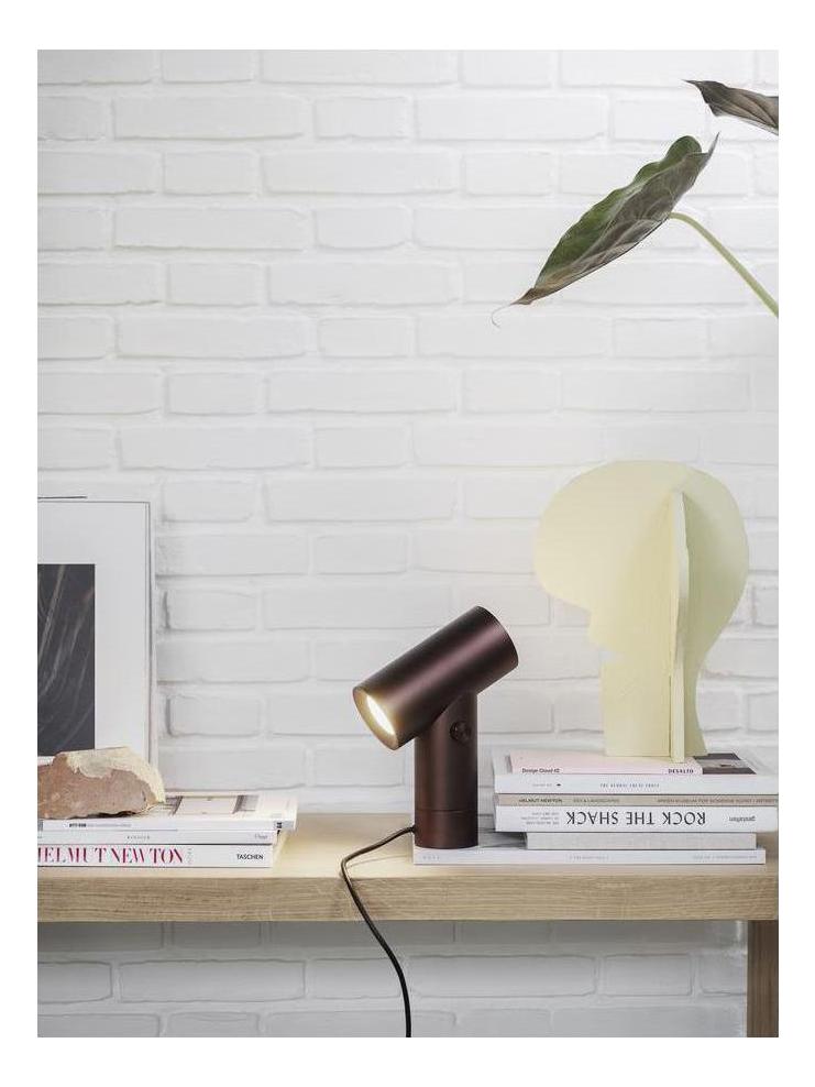 https://objectstorage.ap-seoul-1.oraclecloud.com/n/cnk6gaix2gpw/b/loqoqo-conv/o/muuto/beam-table-lamp/affb8881-45b9-4d20-b15e-abda46b49804.jpg