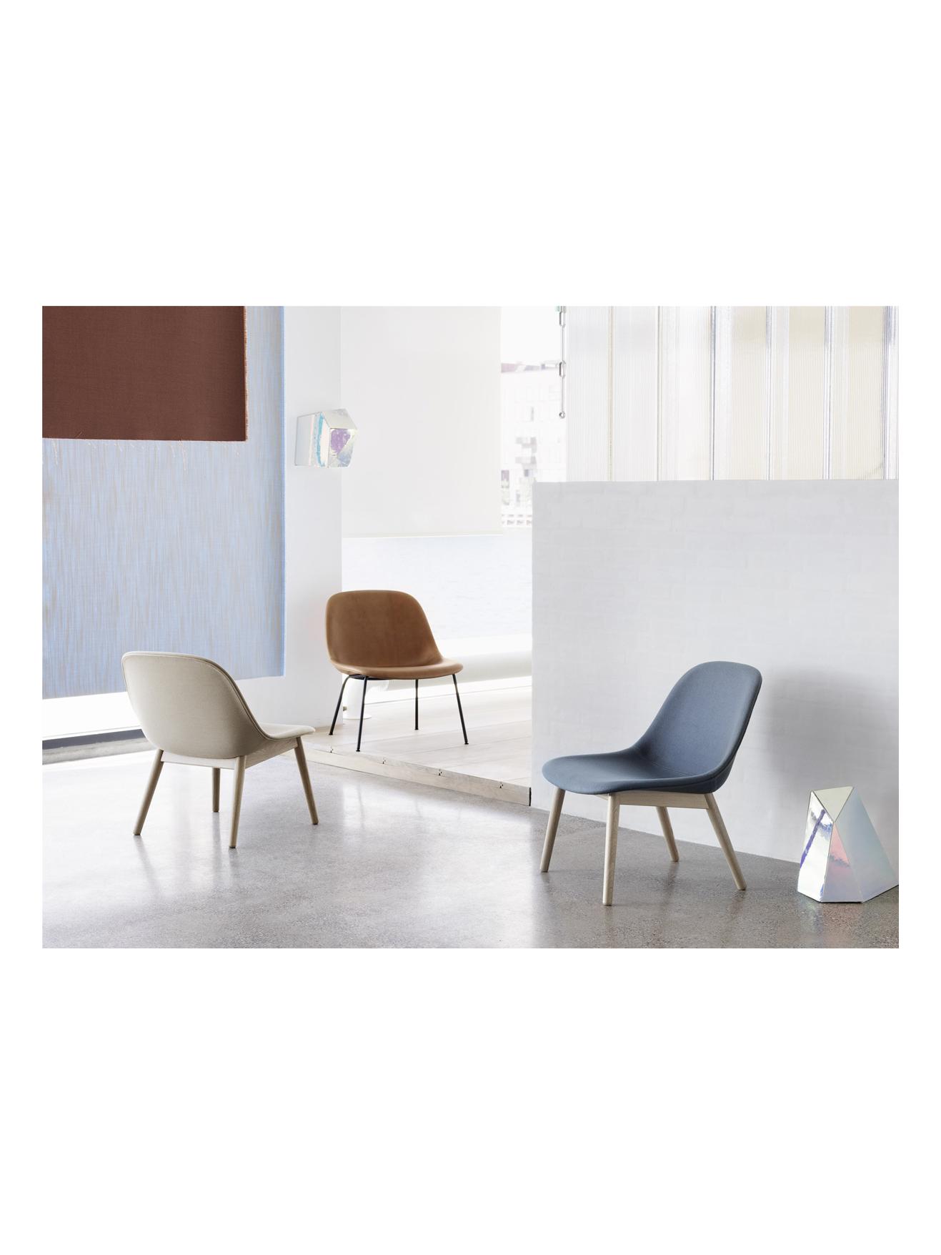 https://objectstorage.ap-seoul-1.oraclecloud.com/n/cnk6gaix2gpw/b/loqoqo-conv/o/muuto/fiber-lounge-chair-wood-base-remix-133-grey/fiber-lounge-chair-6_2.jpg