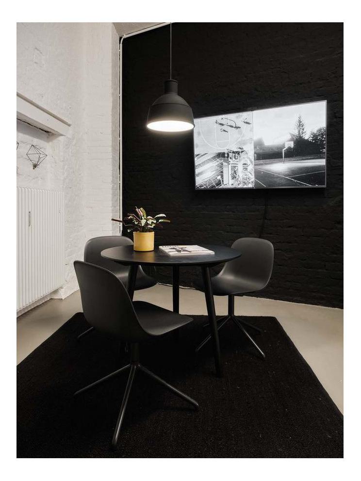https://objectstorage.ap-seoul-1.oraclecloud.com/n/cnk6gaix2gpw/b/loqoqo-conv/o/muuto/fiber-side-chair-swivel/cdb448bc-ff2d-40ce-bb11-125d62f411cc.jpg