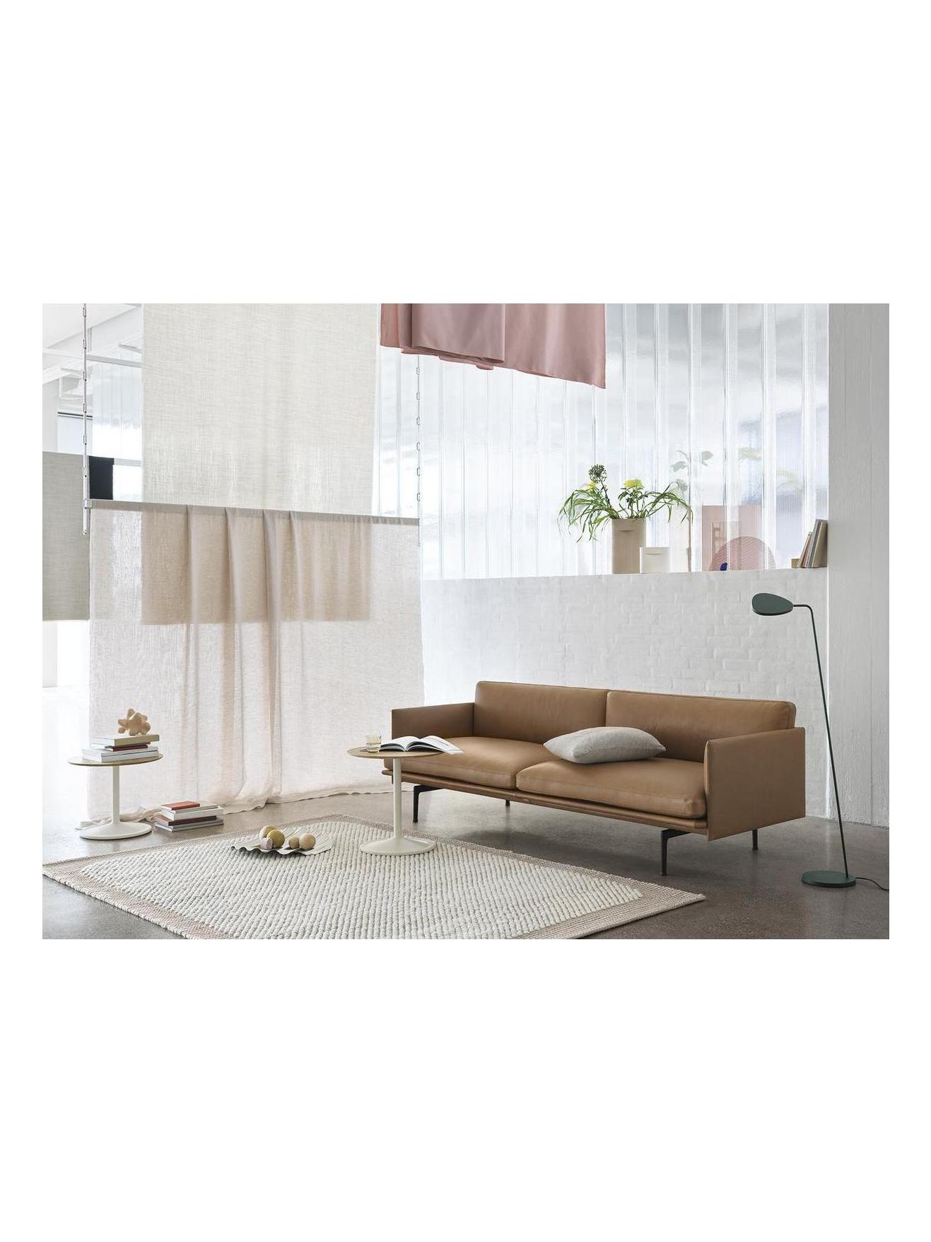 https://objectstorage.ap-seoul-1.oraclecloud.com/n/cnk6gaix2gpw/b/loqoqo-conv/o/muuto/leaf-floor-lamp/246f2293-430f-43f8-bcd7-338343c73f30.jpg