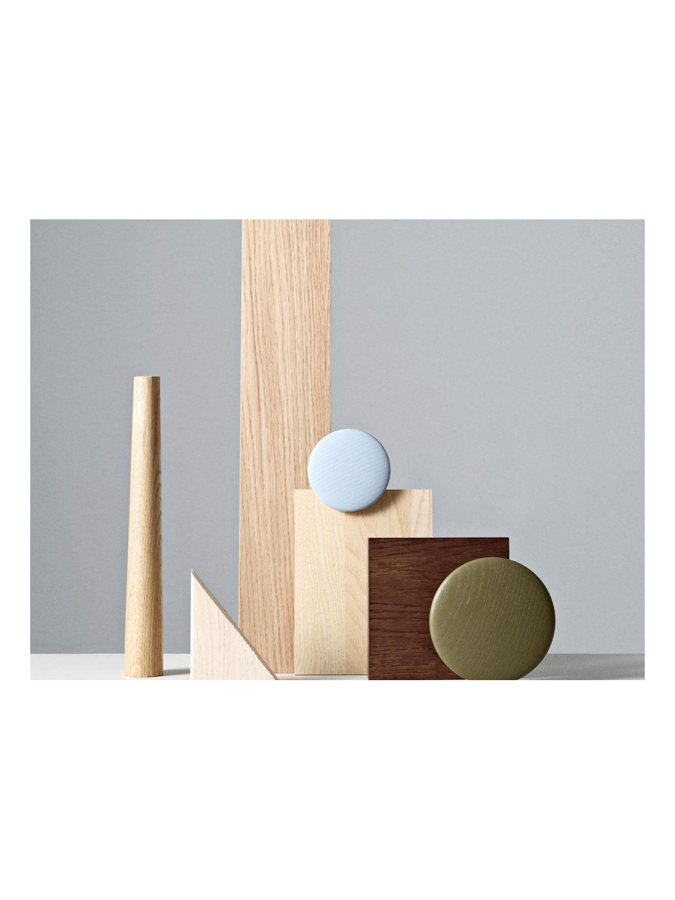 https://objectstorage.ap-seoul-1.oraclecloud.com/n/cnk6gaix2gpw/b/loqoqo-conv/o/muuto/the-dots-wood-coat-hanger-xs/the_dots_wood_muuto0004Livello_17.jpg