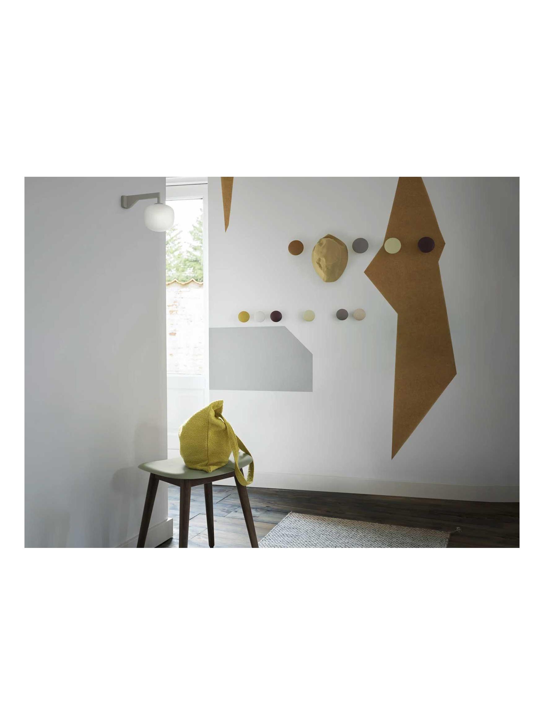 https://objectstorage.ap-seoul-1.oraclecloud.com/n/cnk6gaix2gpw/b/loqoqo-conv/o/muuto/the-dots-wooden-coat-hanger-set-5-pcs/wood-the-dots.jpg