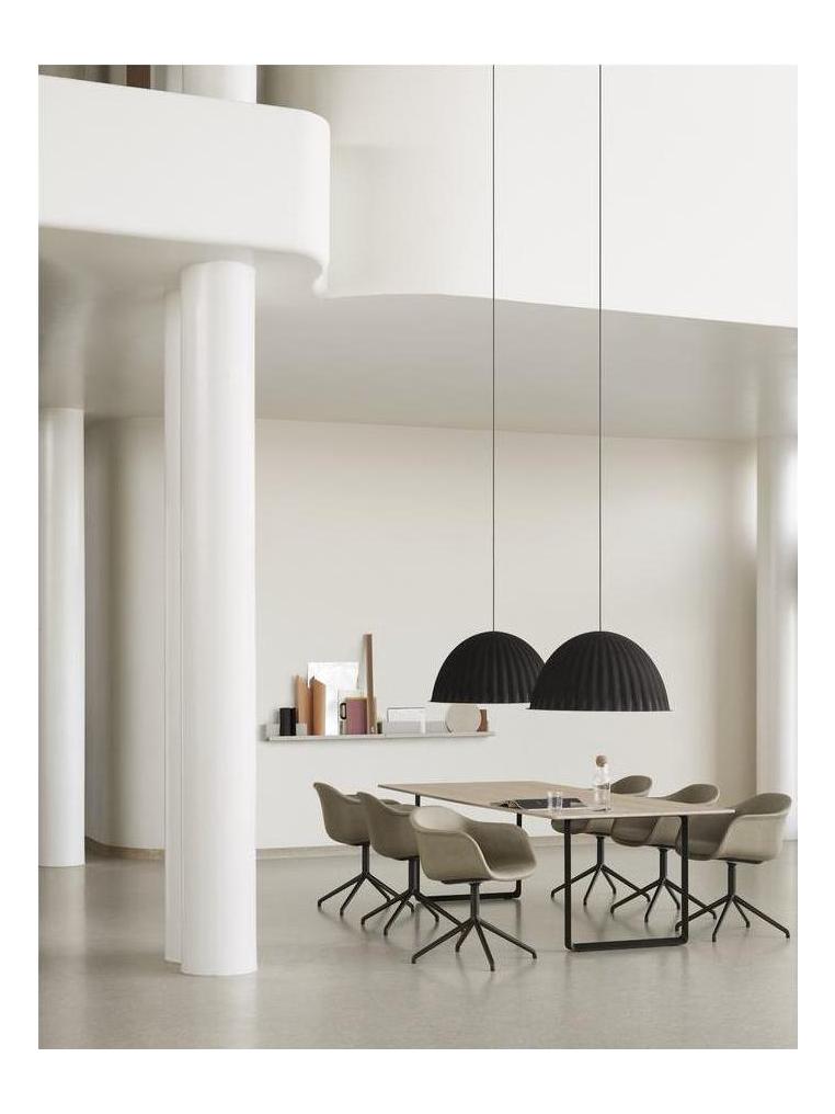 https://objectstorage.ap-seoul-1.oraclecloud.com/n/cnk6gaix2gpw/b/loqoqo-conv/o/muuto/under-the-bell-pendant-lamp/2071b887-c8c7-4bee-bced-e64abcb703f0.jpg