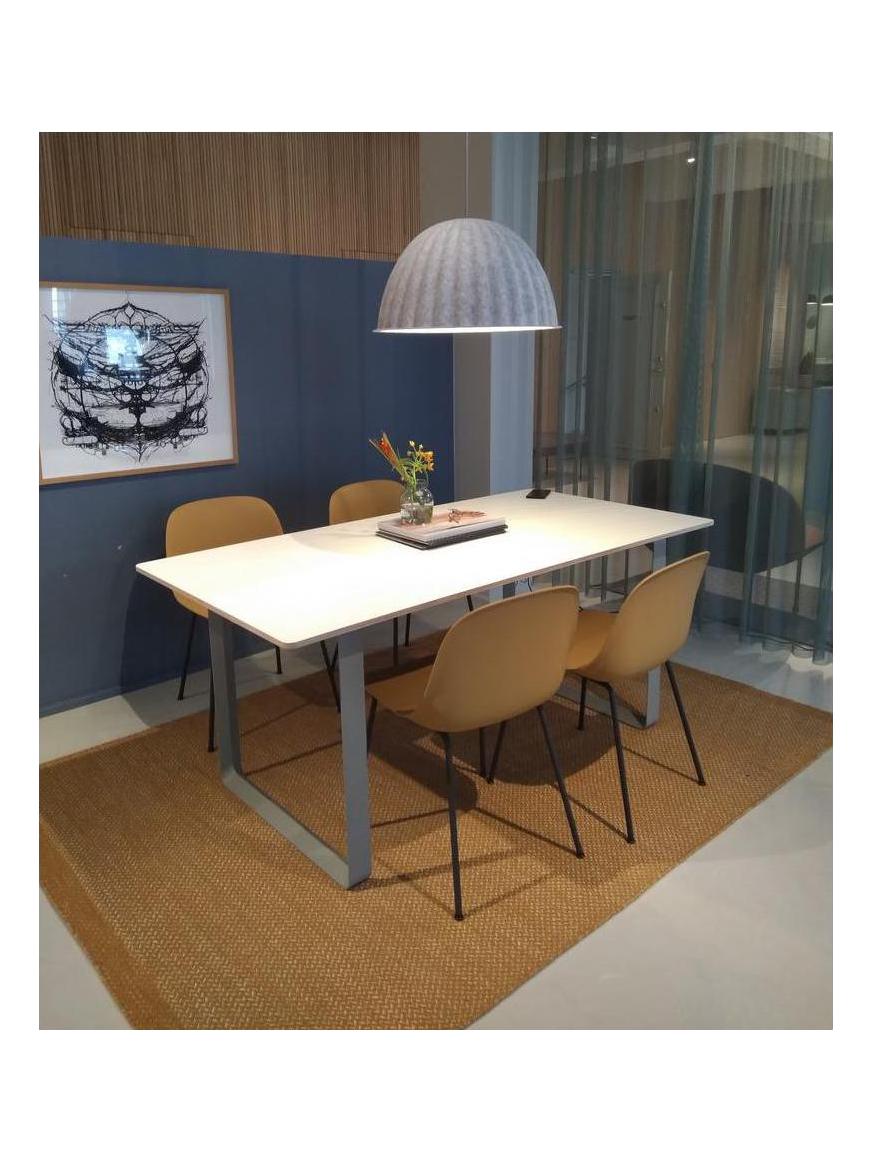 https://objectstorage.ap-seoul-1.oraclecloud.com/n/cnk6gaix2gpw/b/loqoqo-conv/o/muuto/under-the-bell-pendant-lamp/c697c3c2-e3a3-4b82-b331-9b64a6a62bf7.jpg