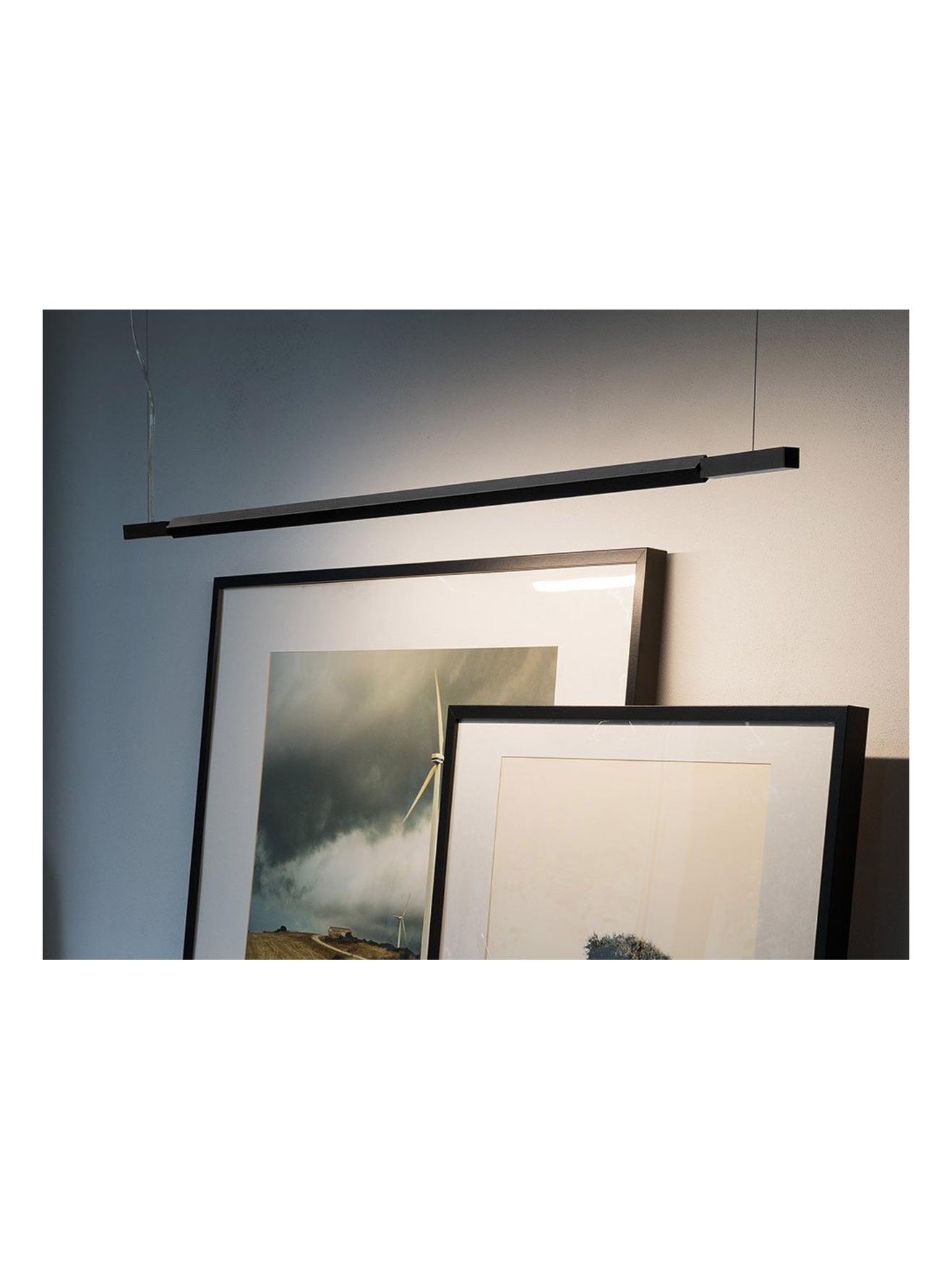 https://objectstorage.ap-seoul-1.oraclecloud.com/n/cnk6gaix2gpw/b/loqoqo-conv/o/nemo/linescapes-horizontal-suspension-lamp/linescapes-horizontal-suspension-lamp-nemo-black-contest.jpg
