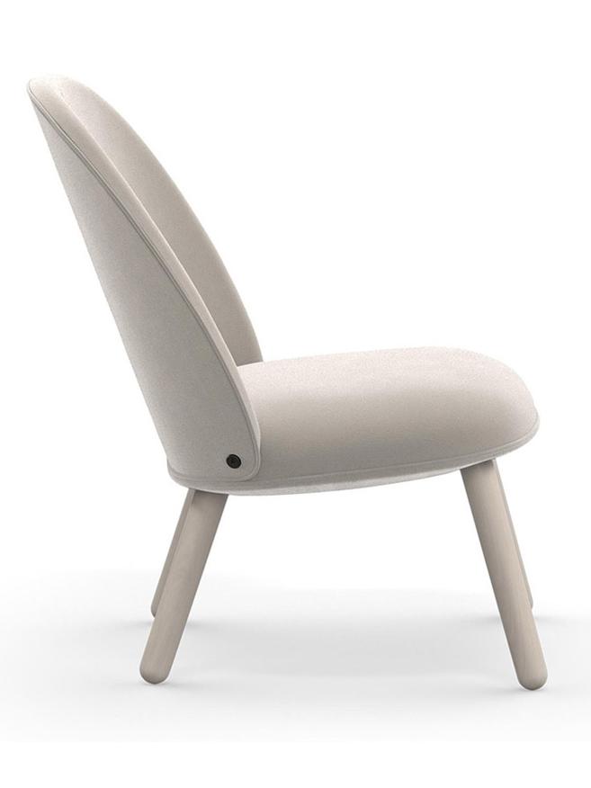 https://objectstorage.ap-seoul-1.oraclecloud.com/n/cnk6gaix2gpw/b/loqoqo-conv/o/normann-copenhagen/ace-lounge-chair-velour-beige-stained-beech-legs/ace--lounge-chair-velour-beige-normann-copenaghen-2_1.jpg