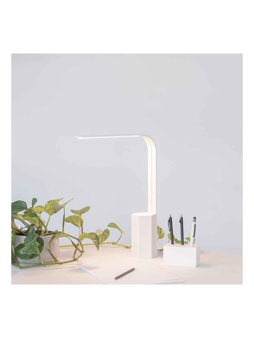 https://objectstorage.ap-seoul-1.oraclecloud.com/n/cnk6gaix2gpw/b/loqoqo-conv/o/novantadieci-9010/linear-led-table-lamp/141074.jpg