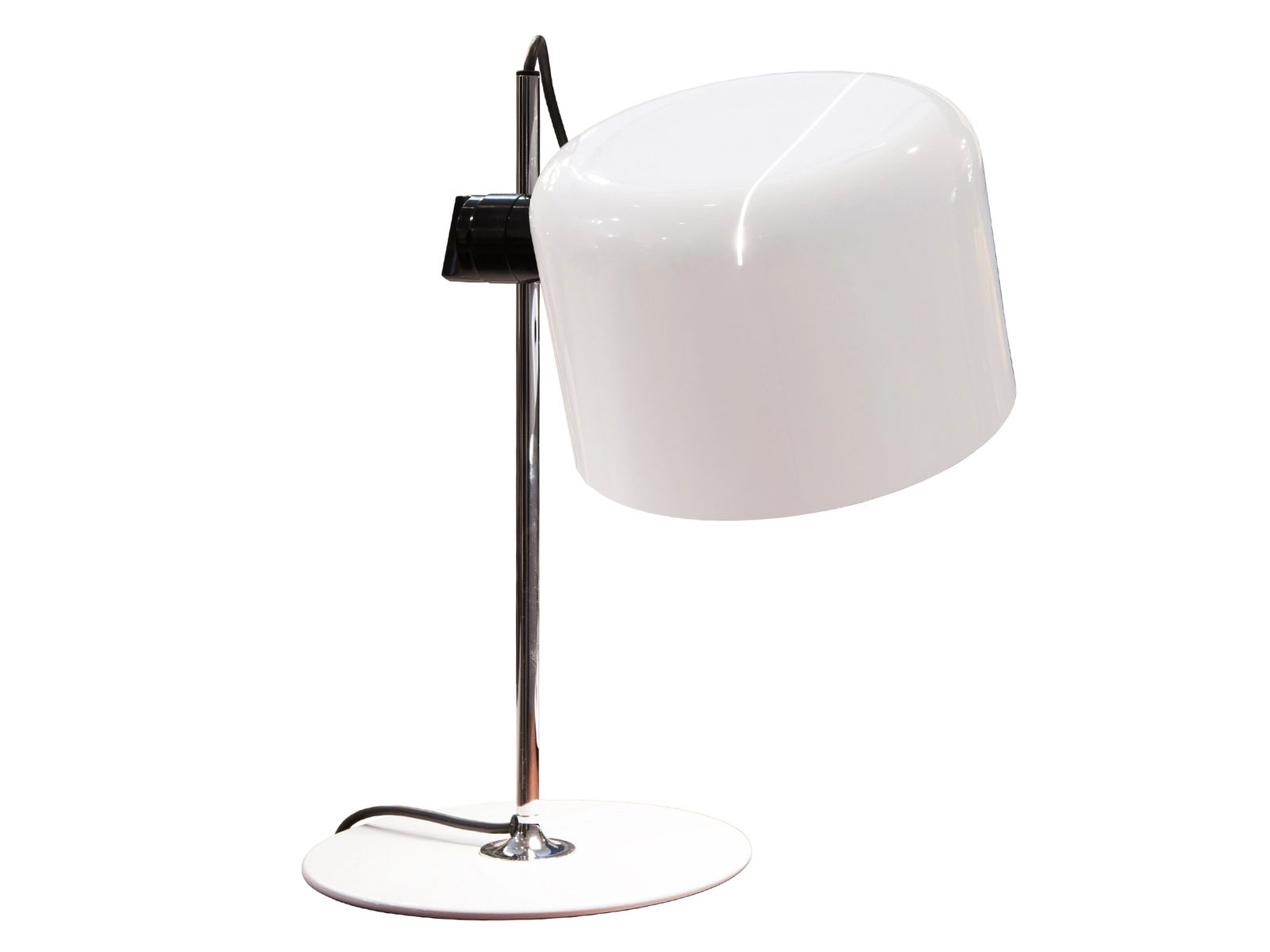 https://objectstorage.ap-seoul-1.oraclecloud.com/n/cnk6gaix2gpw/b/loqoqo-conv/o/o-luce/coupe-2202-table-lamp/coupe_2202_oluce_0004_livello_2.jpg