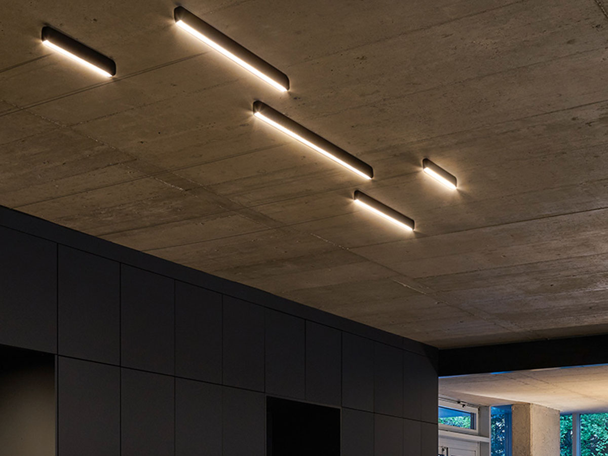 https://objectstorage.ap-seoul-1.oraclecloud.com/n/cnk6gaix2gpw/b/loqoqo-conv/o/occhio/mito-alto-100-up-ceiling-lamp/linear_ceiling_up_collection_by_occhio.jpg