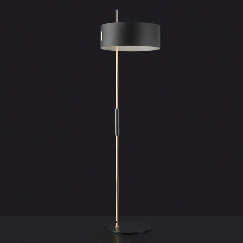 https://objectstorage.ap-seoul-1.oraclecloud.com/n/cnk6gaix2gpw/b/loqoqo-conv/o/oluce/1953-gold-and-black-floor-lamp/69180.jpg