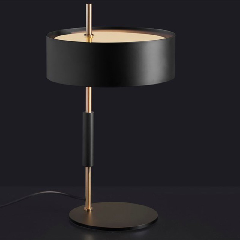 https://objectstorage.ap-seoul-1.oraclecloud.com/n/cnk6gaix2gpw/b/loqoqo-conv/o/oluce/1953-gold-and-black-table-lamp/69164.jpg
