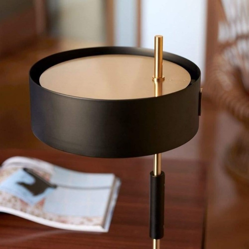 https://objectstorage.ap-seoul-1.oraclecloud.com/n/cnk6gaix2gpw/b/loqoqo-conv/o/oluce/1953-gold-and-black-table-lamp/69167.jpg