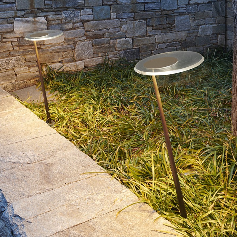 https://objectstorage.ap-seoul-1.oraclecloud.com/n/cnk6gaix2gpw/b/loqoqo-conv/o/oluce/amanita-led-outdoor-floor-lamp/69155.jpg