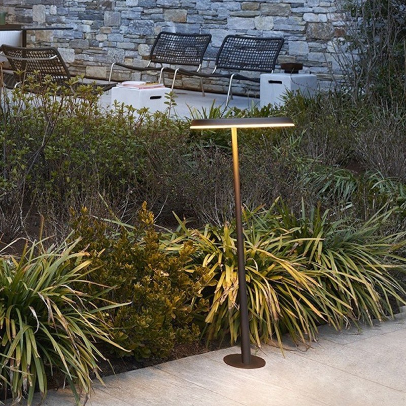 https://objectstorage.ap-seoul-1.oraclecloud.com/n/cnk6gaix2gpw/b/loqoqo-conv/o/oluce/amanita-led-outdoor-floor-lamp/69156.jpg