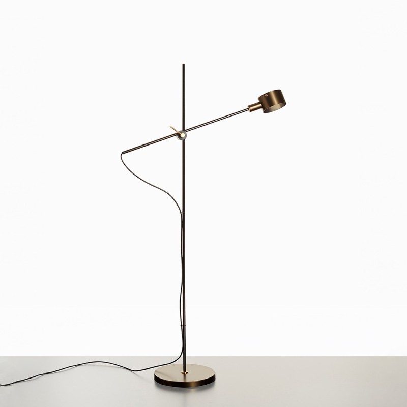 https://objectstorage.ap-seoul-1.oraclecloud.com/n/cnk6gaix2gpw/b/loqoqo-conv/o/oluce/g-o-minimalist-adjustable-historical-led-floor-lamp/83440.jpg
