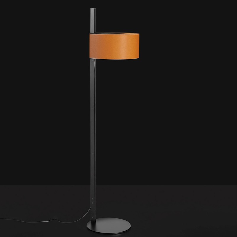 https://objectstorage.ap-seoul-1.oraclecloud.com/n/cnk6gaix2gpw/b/loqoqo-conv/o/oluce/parallel-floor-lamp-in-leather/85973.jpg