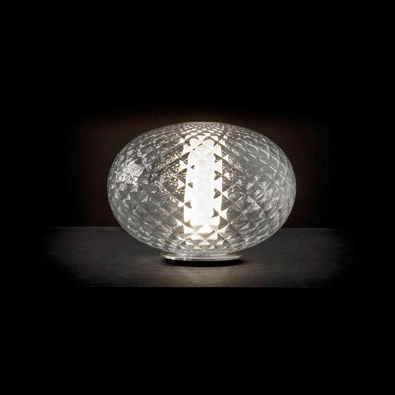 https://objectstorage.ap-seoul-1.oraclecloud.com/n/cnk6gaix2gpw/b/loqoqo-conv/o/oluce/recuerdo-led-glass-table-lamp/58779.jpg