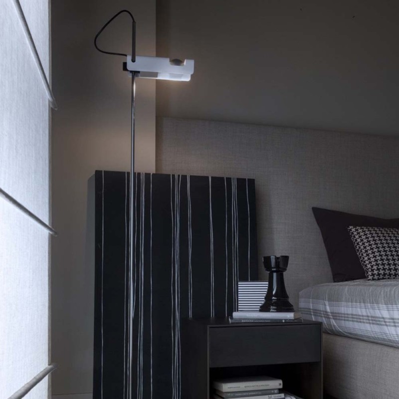 https://objectstorage.ap-seoul-1.oraclecloud.com/n/cnk6gaix2gpw/b/loqoqo-conv/o/oluce/spider-3319-adjustable-floor-lamp/50432.jpg