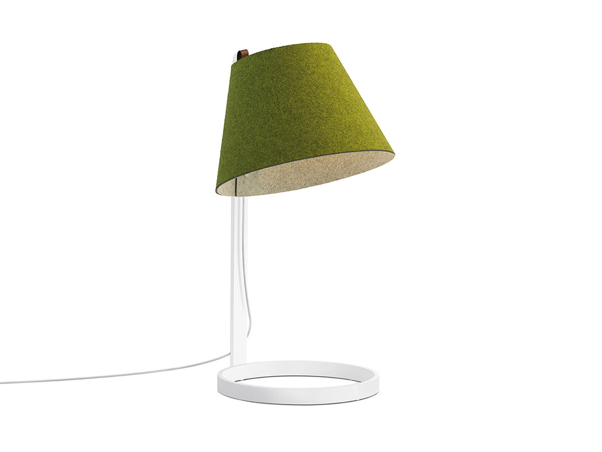 https://objectstorage.ap-seoul-1.oraclecloud.com/n/cnk6gaix2gpw/b/loqoqo-conv/o/pablo/lana-small-table-lamp/lana-table-light-small-moss-grey-base-white.jpg
