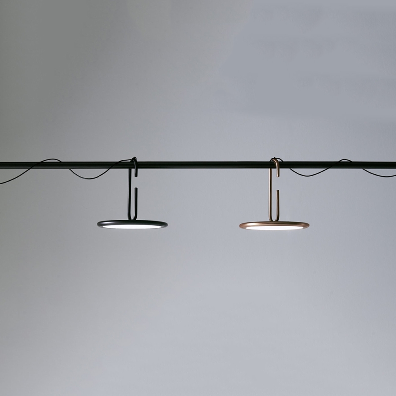 https://objectstorage.ap-seoul-1.oraclecloud.com/n/cnk6gaix2gpw/b/loqoqo-conv/o/penta/clip-mini-led-suspension-lamp/170390.jpg