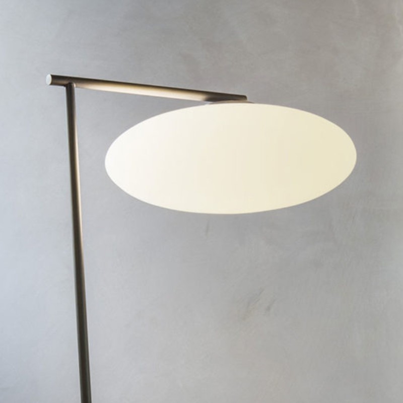 https://objectstorage.ap-seoul-1.oraclecloud.com/n/cnk6gaix2gpw/b/loqoqo-conv/o/penta/mami-led-floor-lamp-with-diffuser/89913.jpg