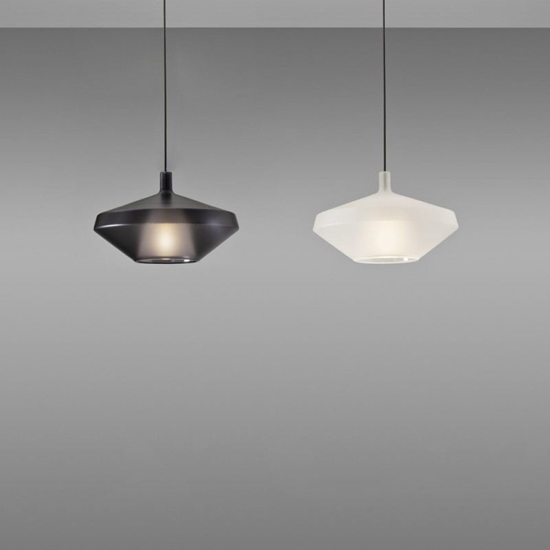 https://objectstorage.ap-seoul-1.oraclecloud.com/n/cnk6gaix2gpw/b/loqoqo-conv/o/penta/mom-blown-glass-suspension-lamp/90841.jpg