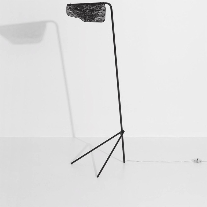 https://objectstorage.ap-seoul-1.oraclecloud.com/n/cnk6gaix2gpw/b/loqoqo-conv/o/petite-friture/mediterranea-floor-lamp-in-perforated-brass/55063.jpg