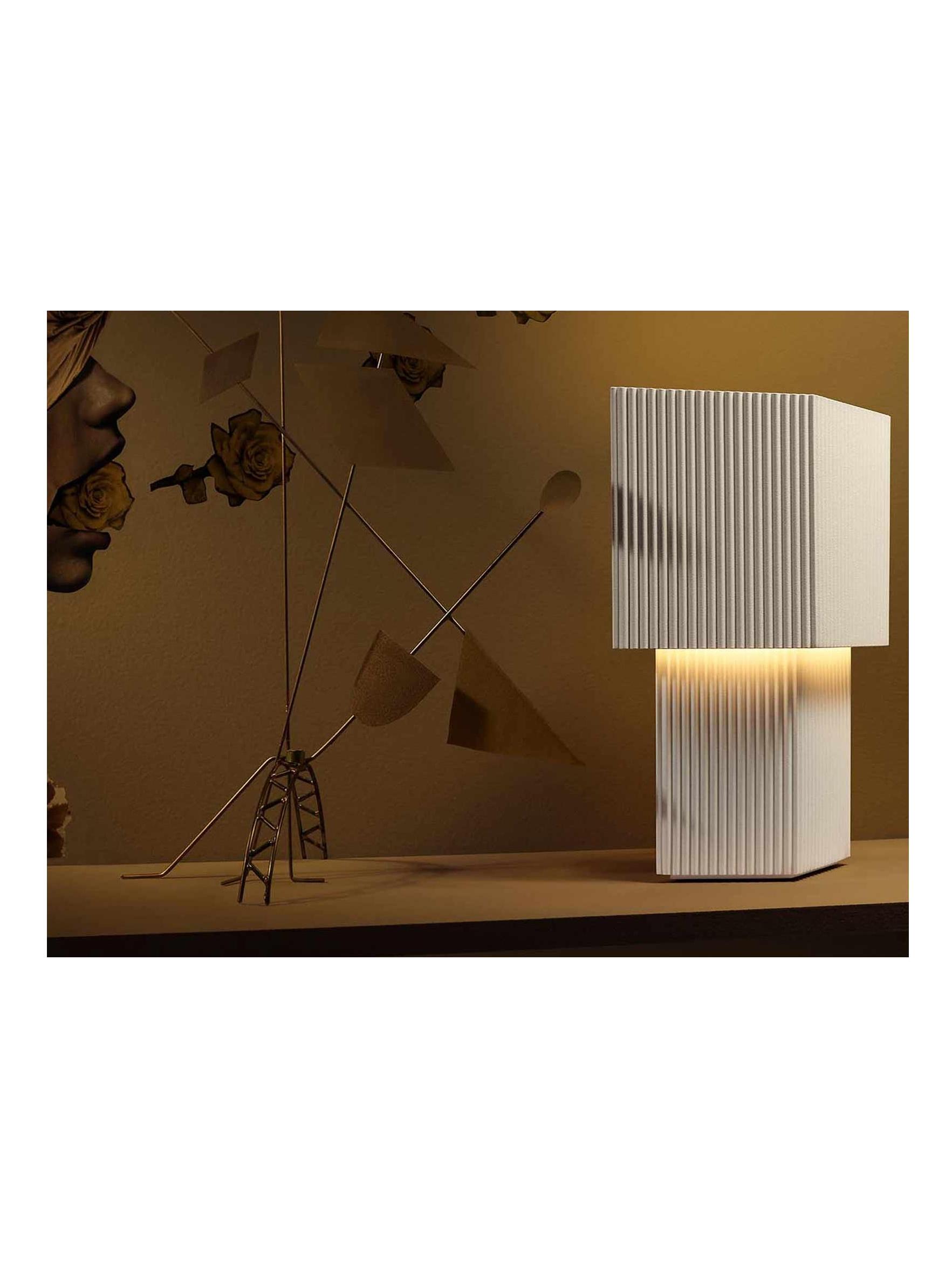https://objectstorage.ap-seoul-1.oraclecloud.com/n/cnk6gaix2gpw/b/loqoqo-conv/o/pholc/romb-mini-rechargeable-table-lamp/Romb5.jpg