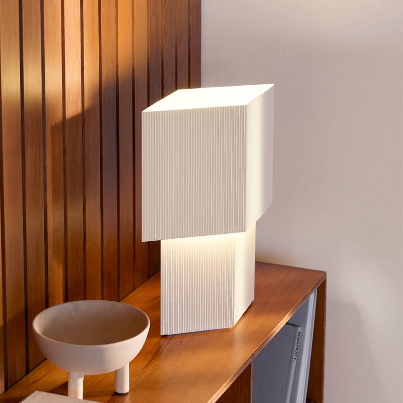 https://objectstorage.ap-seoul-1.oraclecloud.com/n/cnk6gaix2gpw/b/loqoqo-conv/o/pholc/romb-table-lamp/173154.jpg