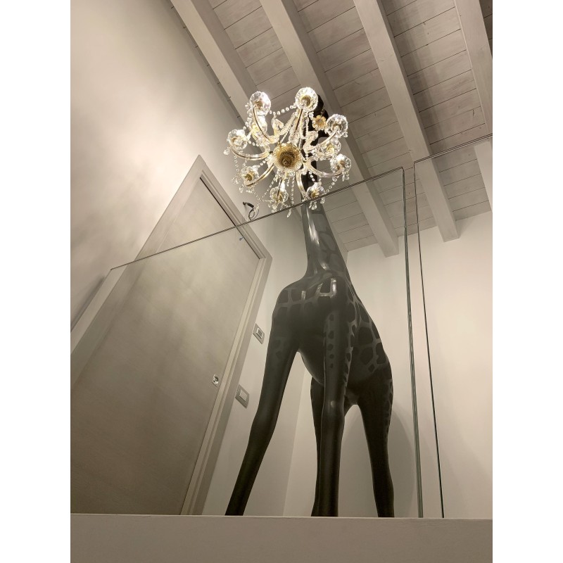 https://objectstorage.ap-seoul-1.oraclecloud.com/n/cnk6gaix2gpw/b/loqoqo-conv/o/qeeboo/giraffe-in-love-m-2-65-mt-with-chandelier-for-indoor/38726.jpg