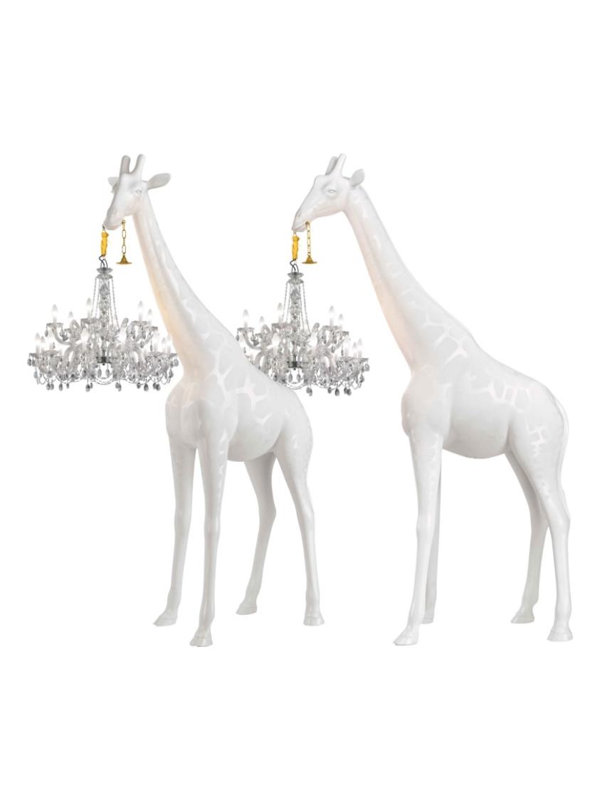 https://objectstorage.ap-seoul-1.oraclecloud.com/n/cnk6gaix2gpw/b/loqoqo-conv/o/qeeboo/giraffe-in-love-outdoor-4-mt-with-led-chandelier/39031.jpg