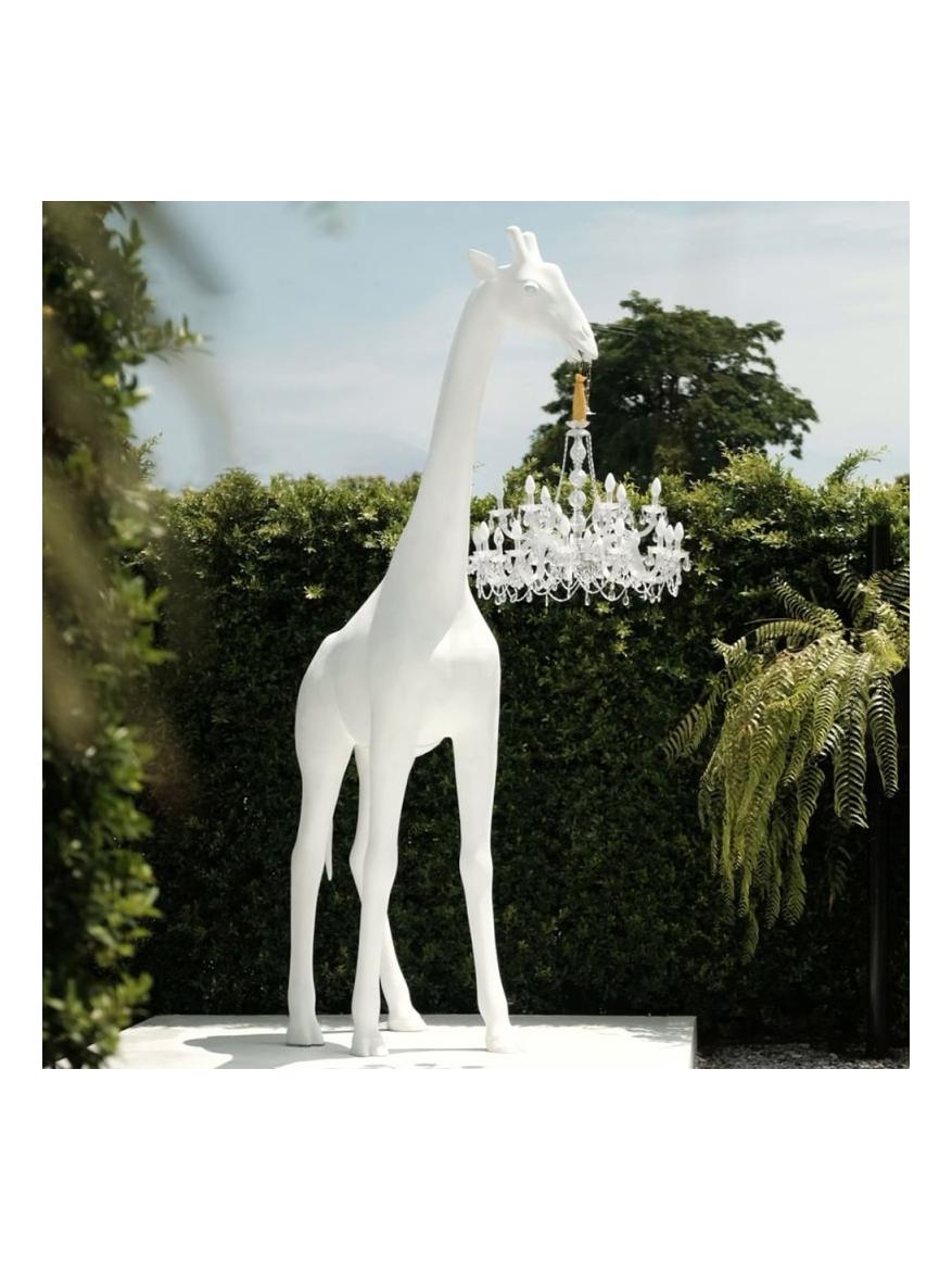 https://objectstorage.ap-seoul-1.oraclecloud.com/n/cnk6gaix2gpw/b/loqoqo-conv/o/qeeboo/giraffe-in-love-outdoor-4-mt-with-led-chandelier/91658.jpg