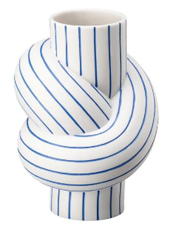 https://objectstorage.ap-seoul-1.oraclecloud.com/n/cnk6gaix2gpw/b/loqoqo-conv/o/rosenthal/node-stripes-vase-12-cm-blueberry/rosenthal-node-stripes-vase-blueberry.jpg