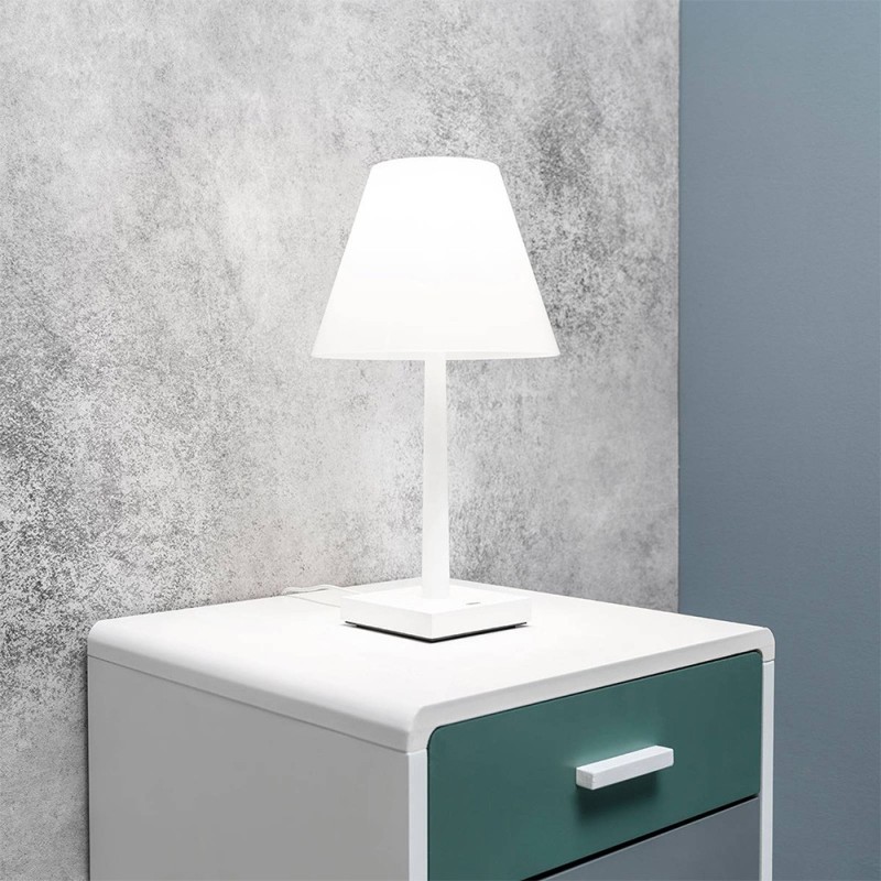 https://objectstorage.ap-seoul-1.oraclecloud.com/n/cnk6gaix2gpw/b/loqoqo-conv/o/rotaliana/dina-battery-led-table-lamp-champagne-color/63645.jpg