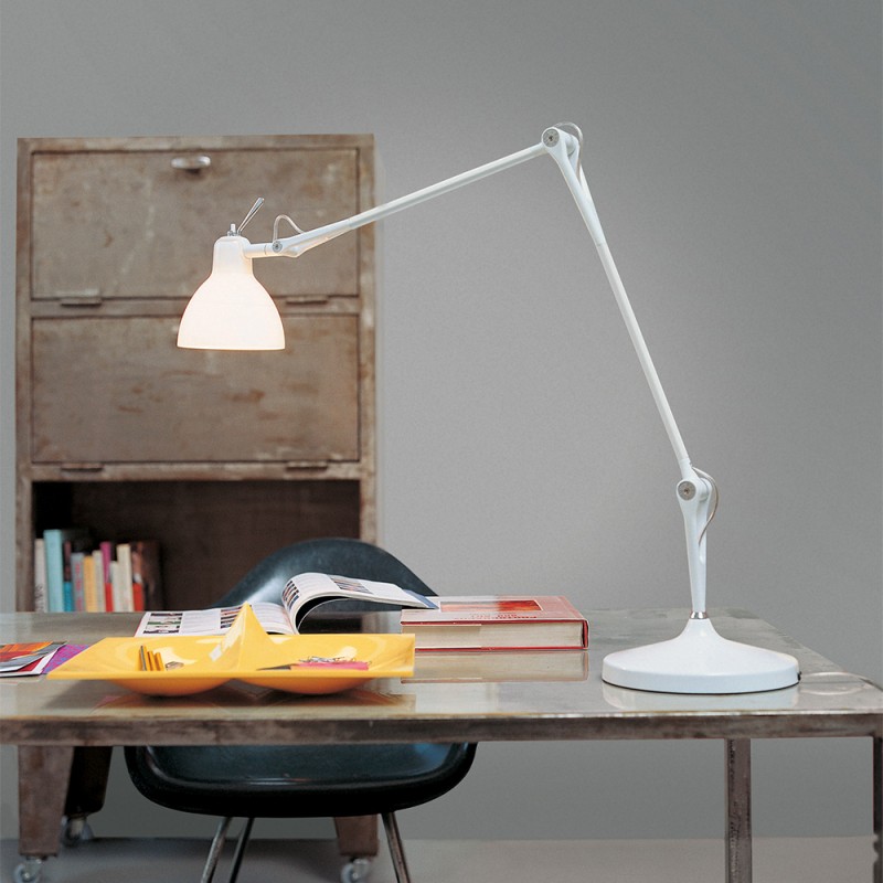 https://objectstorage.ap-seoul-1.oraclecloud.com/n/cnk6gaix2gpw/b/loqoqo-conv/o/rotaliana/luxy-t-2-table-lamp/97695.jpg