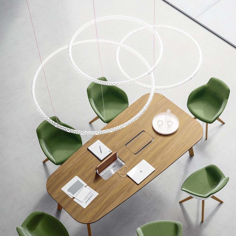 https://objectstorage.ap-seoul-1.oraclecloud.com/n/cnk6gaix2gpw/b/loqoqo-conv/o/rotaliana/squiggle-h-3-circular-led-suspension-lamp/53469.jpg