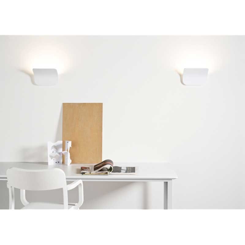 https://objectstorage.ap-seoul-1.oraclecloud.com/n/cnk6gaix2gpw/b/loqoqo-conv/o/rotaliana/tide-w-0-led-wall-lamp-applique-indirect-light/2145.jpg
