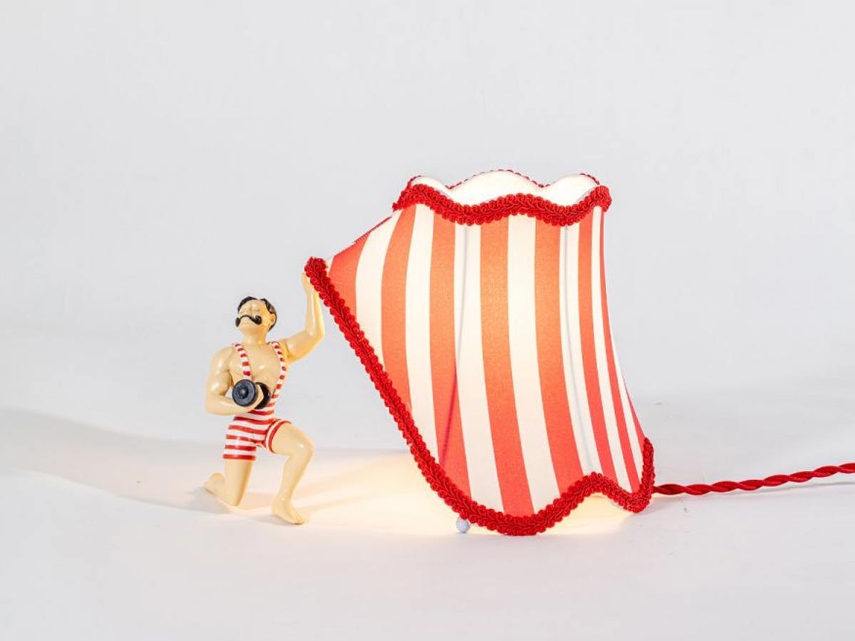https://objectstorage.ap-seoul-1.oraclecloud.com/n/cnk6gaix2gpw/b/loqoqo-conv/o/seletti/circus-abat-jour-buno-lampada-da-tavolo/circus-abat-jour-bruno-seletti-2_1.jpg