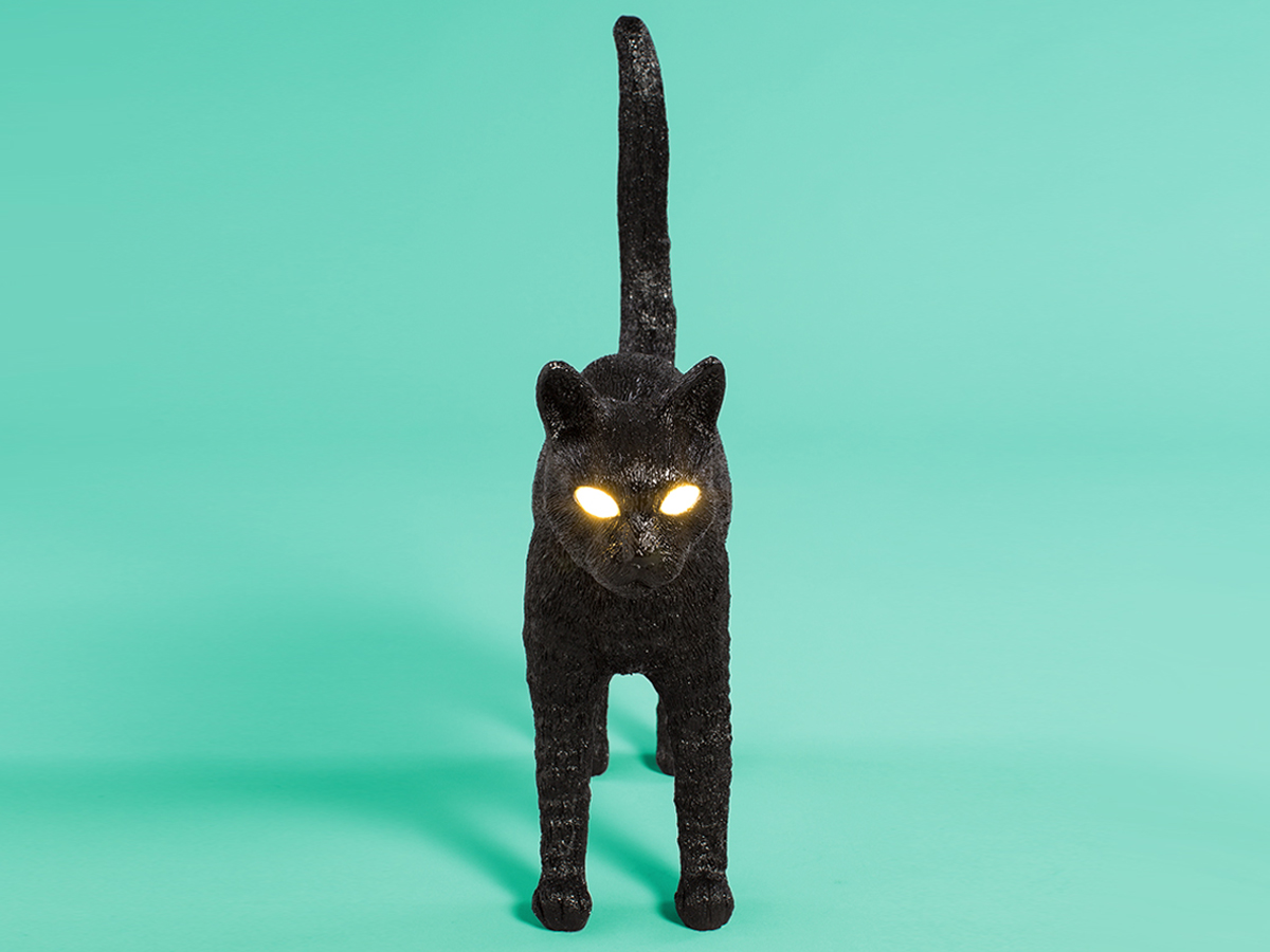 https://objectstorage.ap-seoul-1.oraclecloud.com/n/cnk6gaix2gpw/b/loqoqo-conv/o/seletti/felix-table-lamp/felix_black_cat.jpg