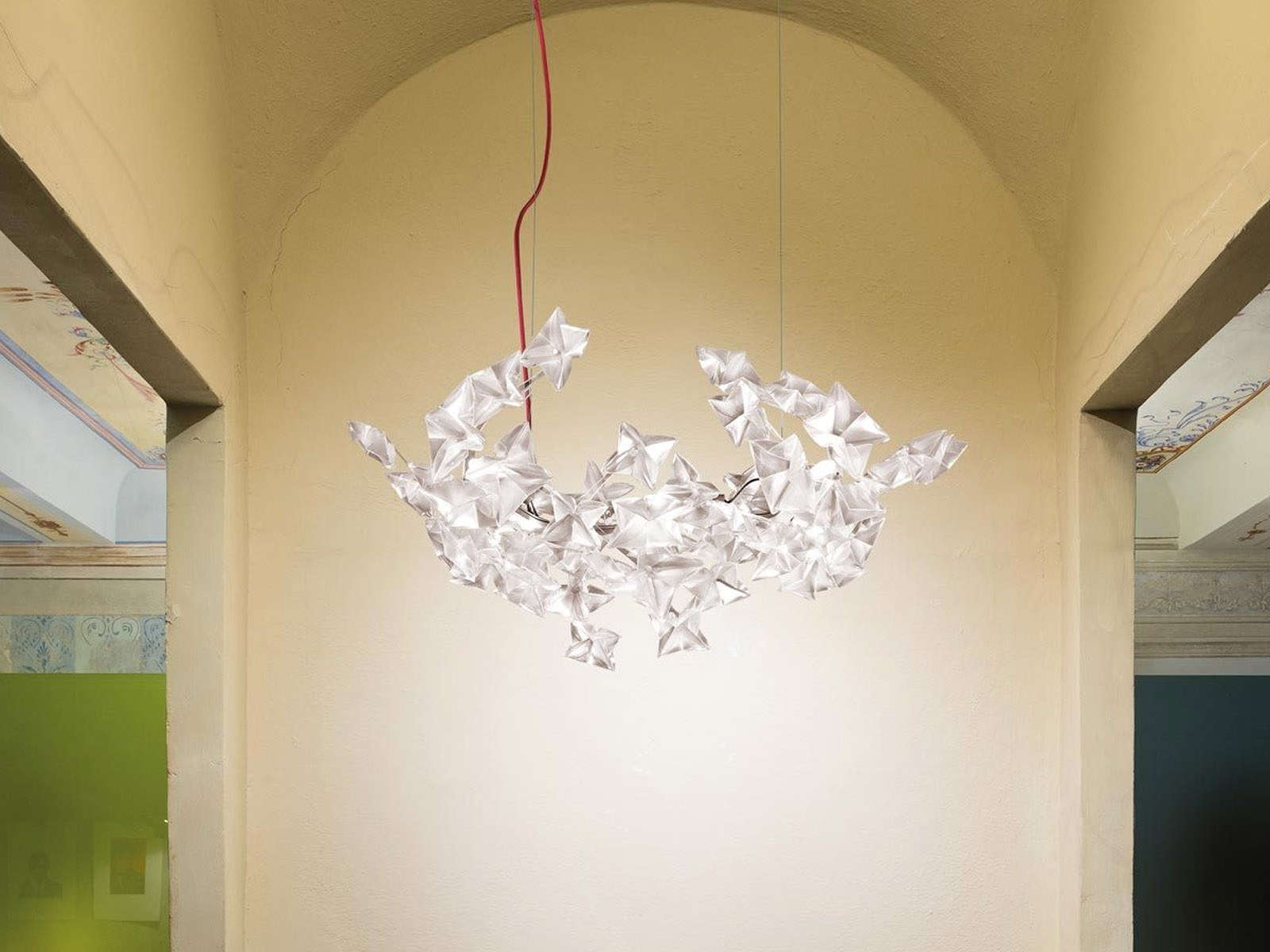 https://objectstorage.ap-seoul-1.oraclecloud.com/n/cnk6gaix2gpw/b/loqoqo-conv/o/slamp/hanami-suspension-lamp-red-cable/hanami_suspension_small__0002_livello_5.jpg