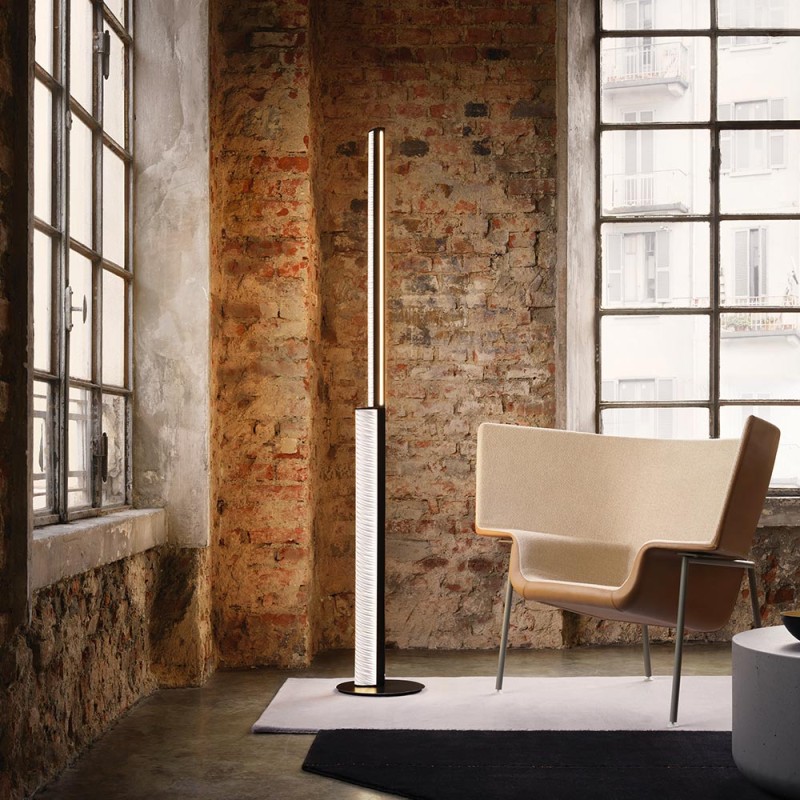https://objectstorage.ap-seoul-1.oraclecloud.com/n/cnk6gaix2gpw/b/loqoqo-conv/o/slamp/slamp-modula-led-floor-lamp/124257.jpg