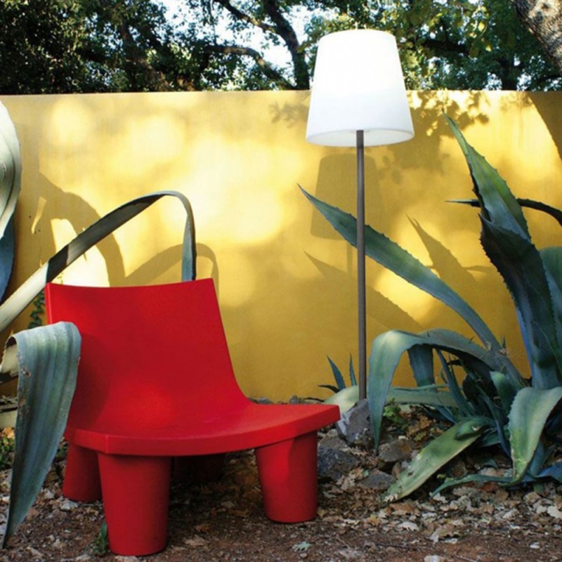 https://objectstorage.ap-seoul-1.oraclecloud.com/n/cnk6gaix2gpw/b/loqoqo-conv/o/slide-design/slide-fiaccola-ali-baba-floor-lamp-with-spike-for-outdoor/65103.jpg