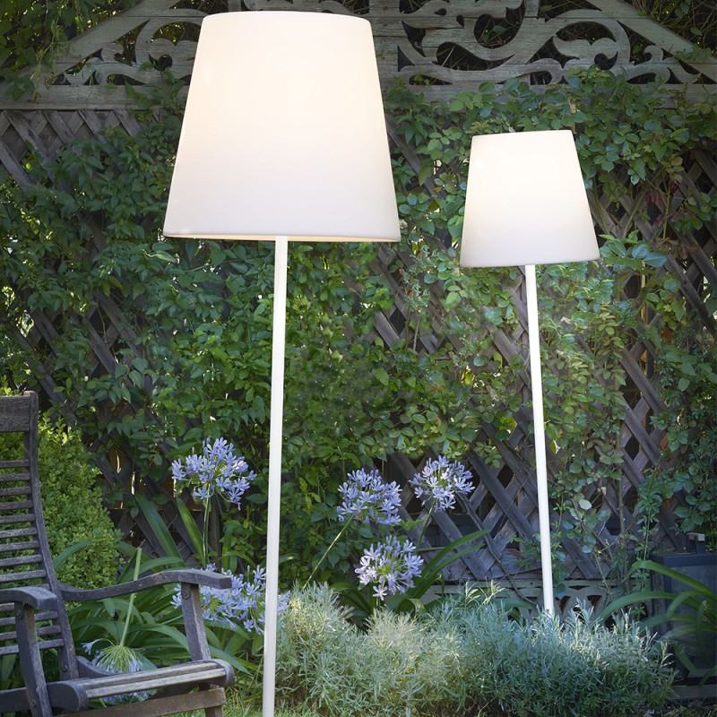 https://objectstorage.ap-seoul-1.oraclecloud.com/n/cnk6gaix2gpw/b/loqoqo-conv/o/slide-design/slide-fiaccola-ali-baba-floor-lamp-with-spike-for-outdoor/65105.jpg