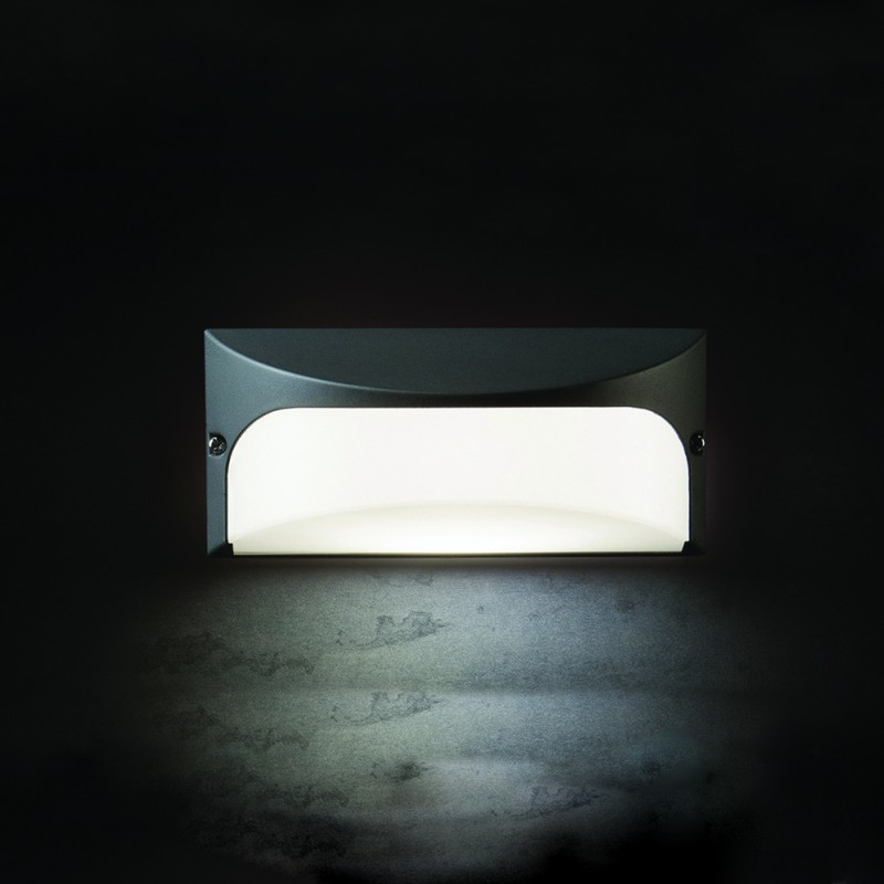 https://objectstorage.ap-seoul-1.oraclecloud.com/n/cnk6gaix2gpw/b/loqoqo-conv/o/sovil/dome-10-w-led-wall-lamp-applique-in-aluminum-for-outdoor/39815.jpg