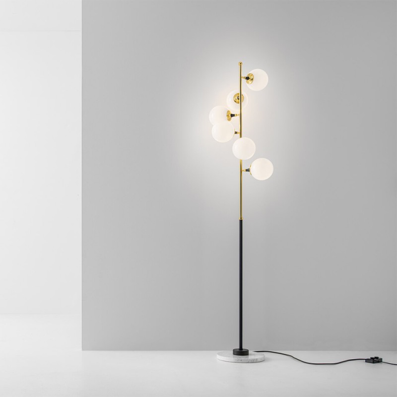 https://objectstorage.ap-seoul-1.oraclecloud.com/n/cnk6gaix2gpw/b/loqoqo-conv/o/stilnovo/galassia-floor-lamp-in-glass-and-base-in-carrara-marble/79578.jpg