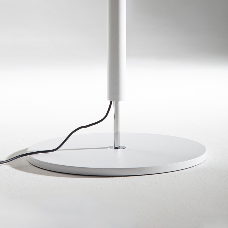 https://objectstorage.ap-seoul-1.oraclecloud.com/n/cnk6gaix2gpw/b/loqoqo-conv/o/stilnovo/luna-led-floor-lamp/133338.jpg